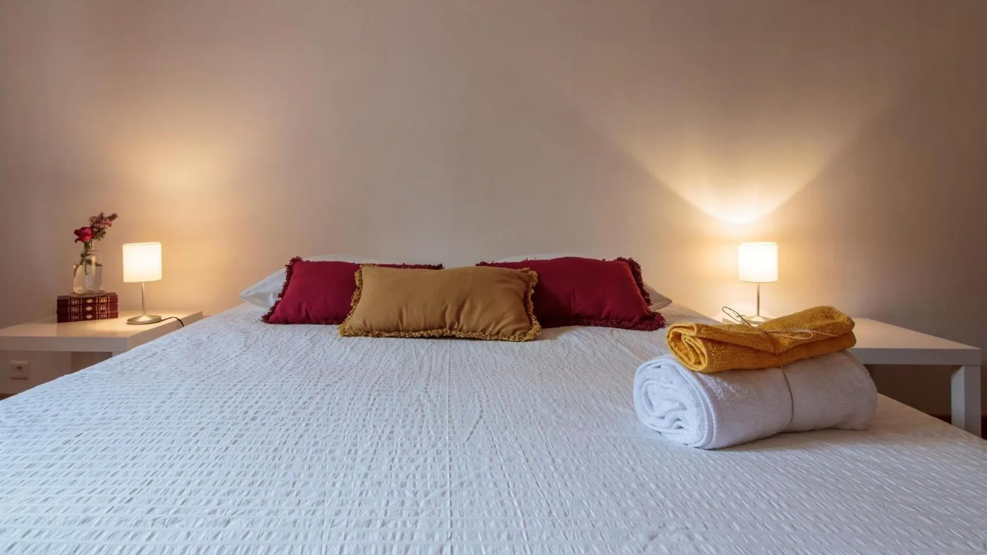 Le Gite Des 3 Arches Genay  Holiday home Genay (Cote-d'Or)